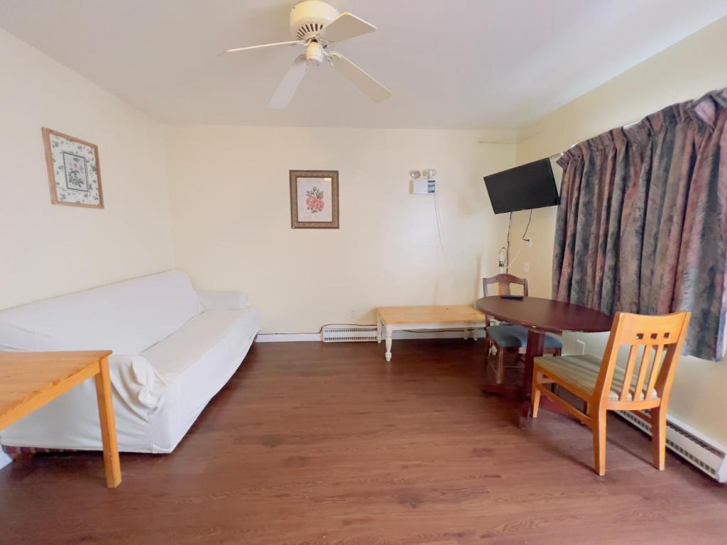 Shore Beach Houses - 54 - KT3 Lincoln Avenue - Housity