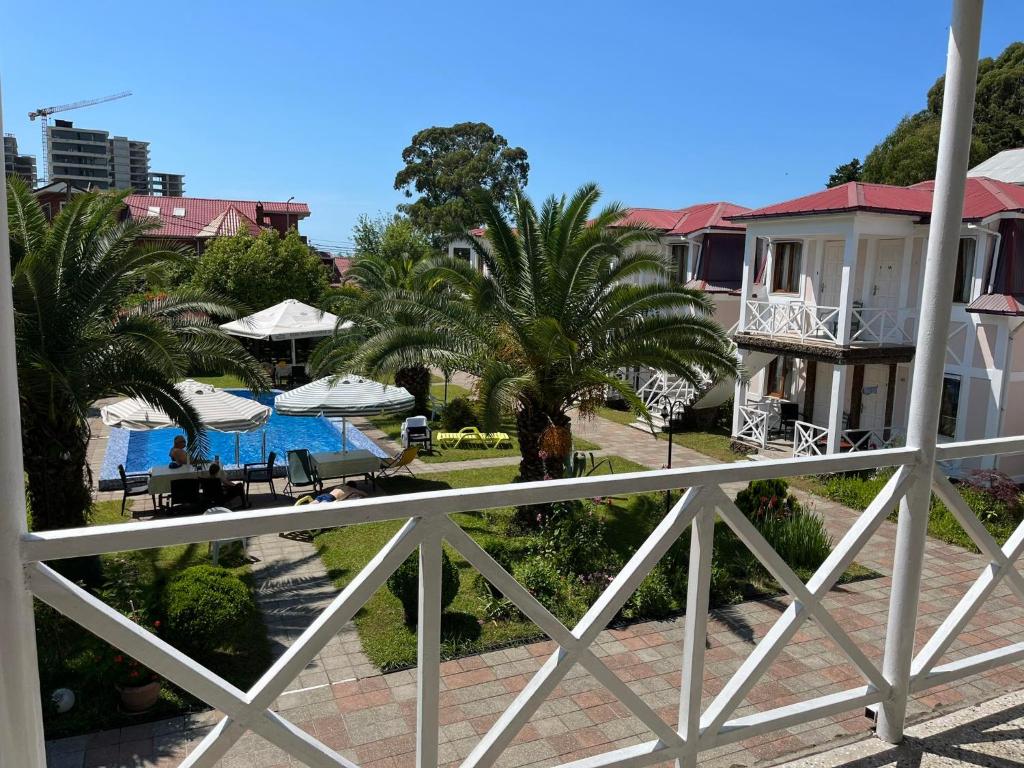 Bazén v ubytování Guest House Nia nebo v jeho okolí