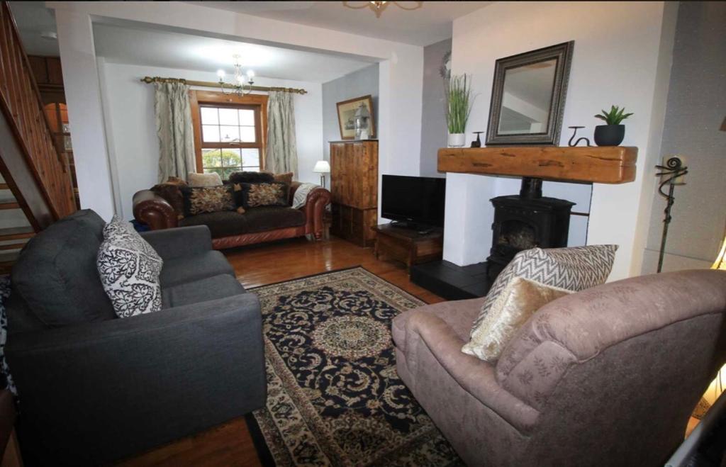 Anne's Rose Cottage - Housity