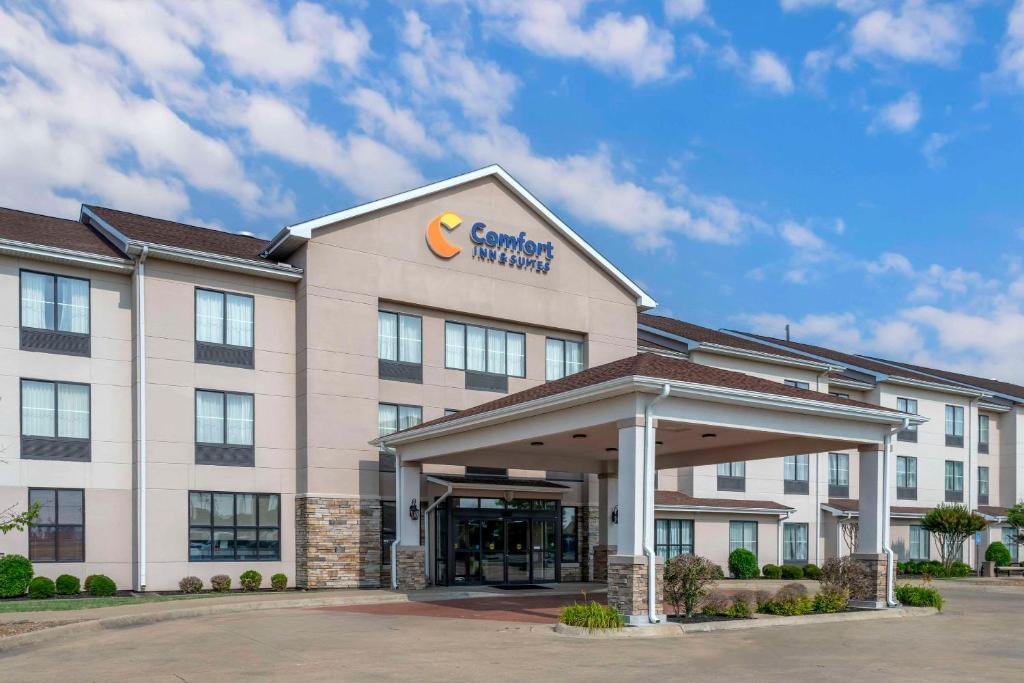 a rendering of a cranberry hotel at Comfort Inn & Suites in Blytheville
