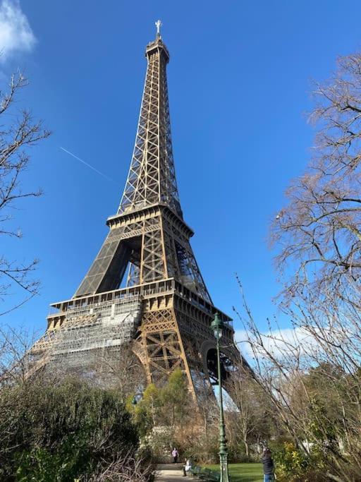 Small studio near Eiffel Tower