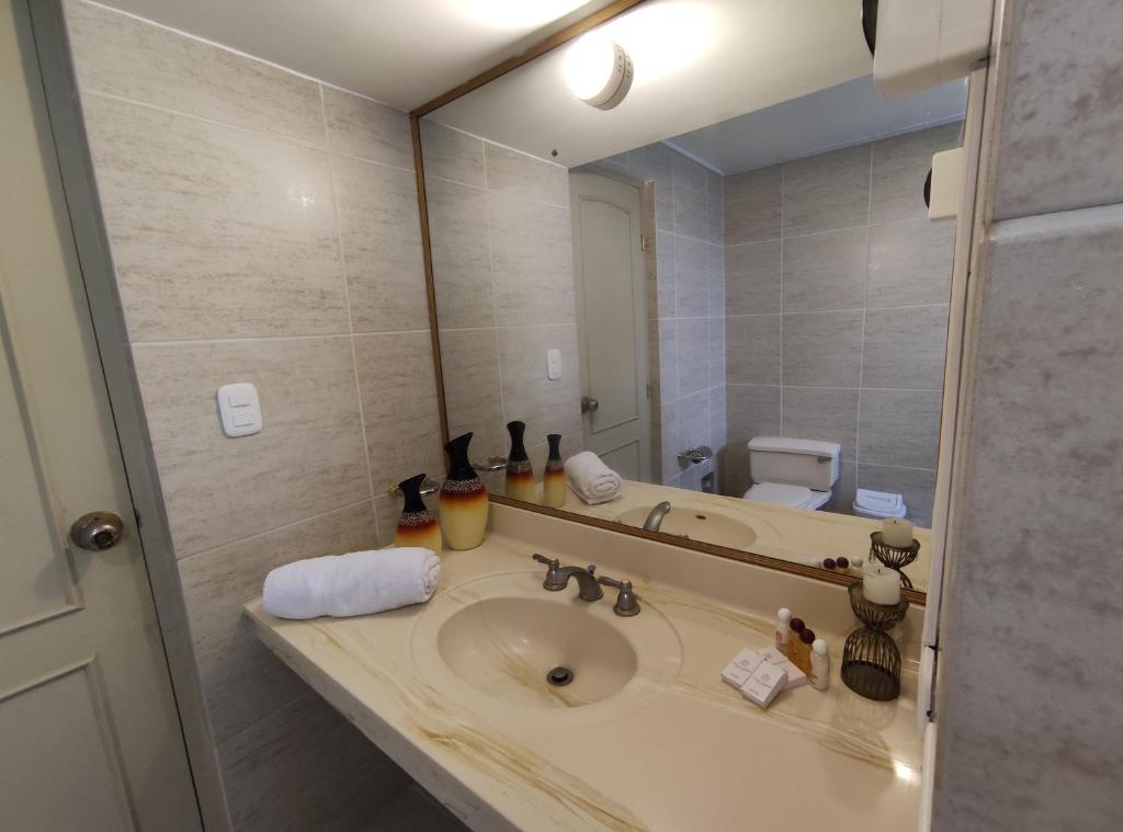 Koupelna v ubytování Inti Llaqta Hotel & Suites