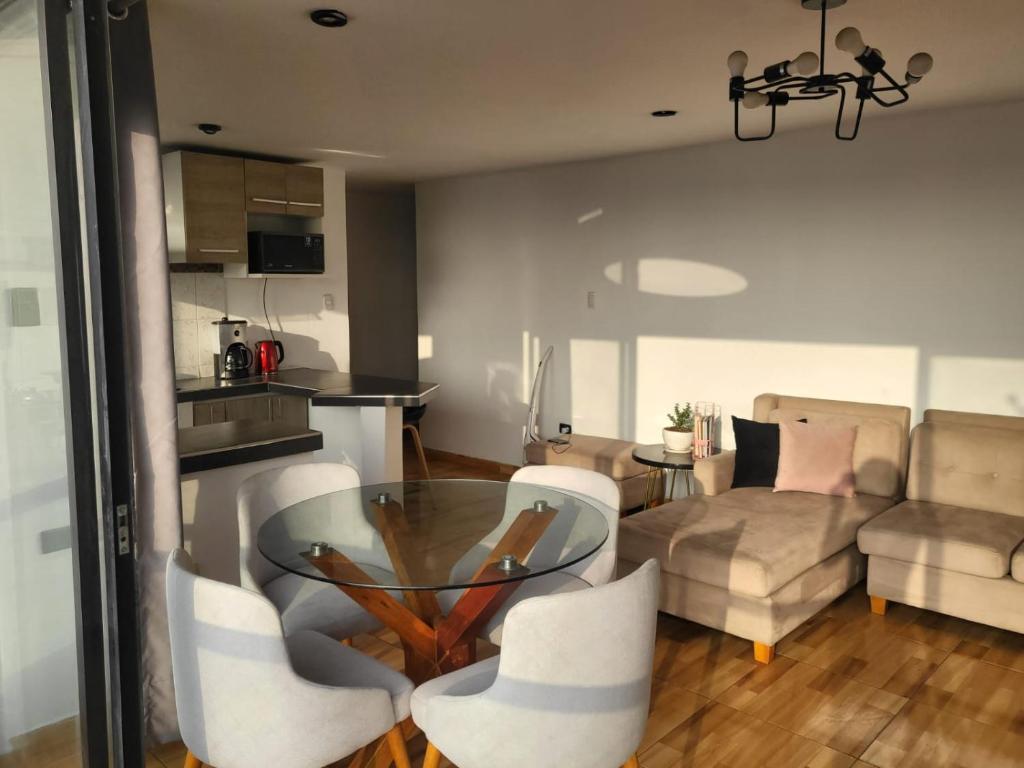 Kuchyň nebo kuchyňský kout v ubytování Home Blessed
