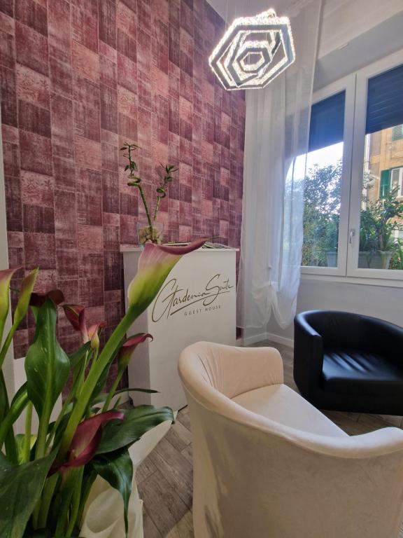 A seating area at Gardenia Suite
