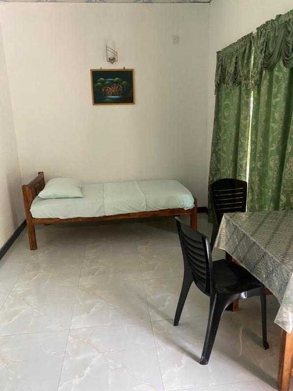 Postel nebo postele na pokoji v ubytování Island Breeze Inn