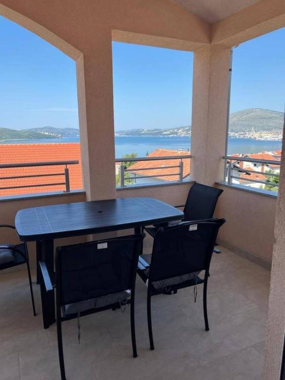 Apartment in Okrug Gornji with sea view, balcony, air conditioning, WiFi 5059-5