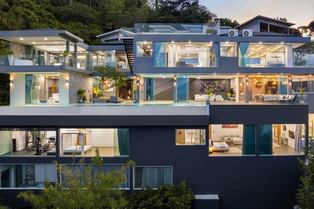 Budova, kde se vila nachází