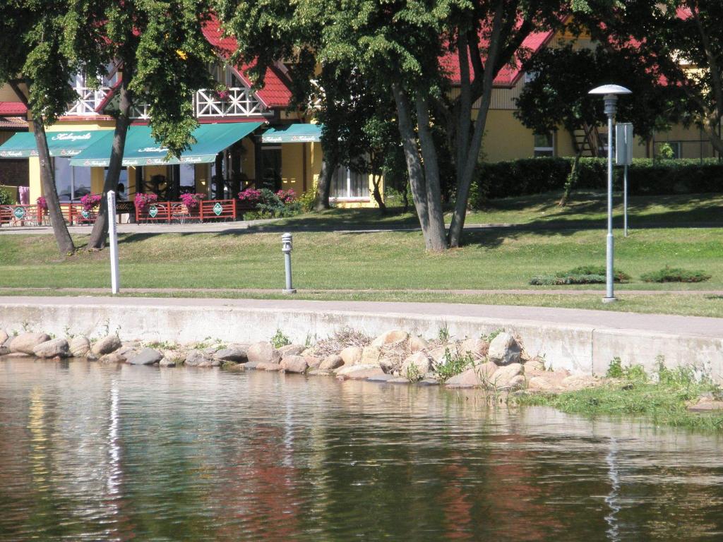 Výhled na řeku, která protéká v blízkosti penzionu