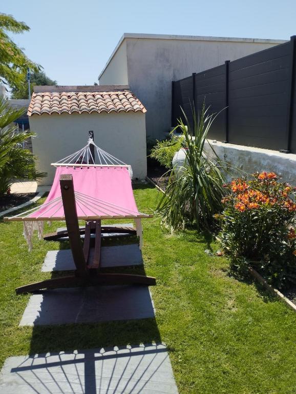 Studio meublé et équipé avec jardin et terrasse privée - Huis Met 1 Slaapkamer