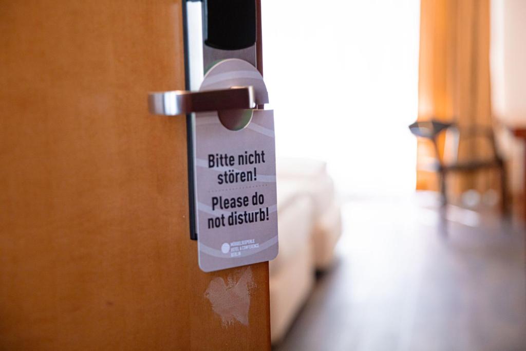 Certifikát, hodnocení, plakát nebo jiný dokument vystavený v ubytování Müggelseeperle