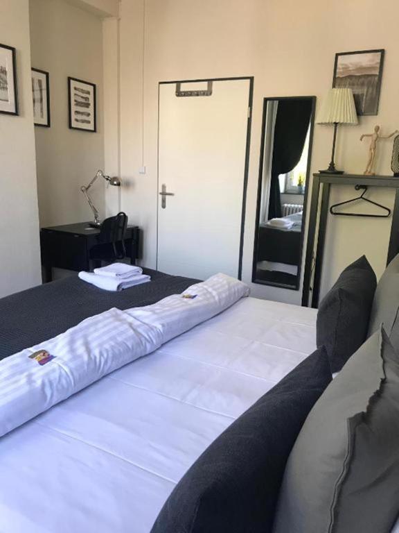 Room's by Sleephotels - Resim 10