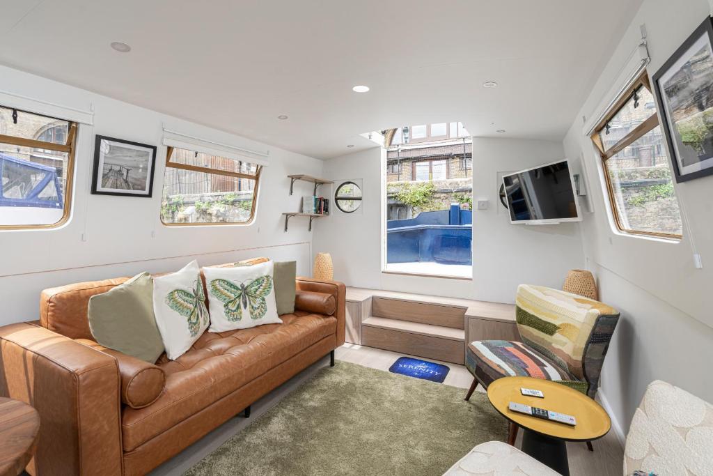 JOIVY Stunning barge near Tower Bridge, London (updated prices 2024)