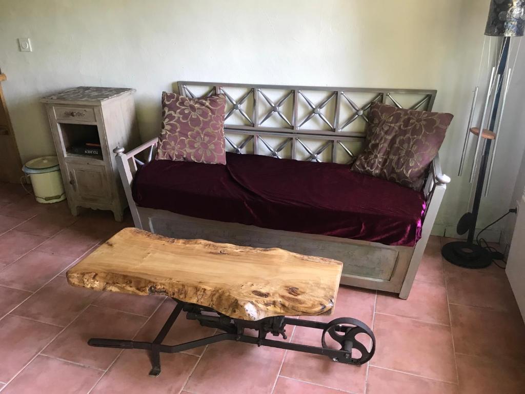 Posezení v ubytování Maison de hobbit montcuq