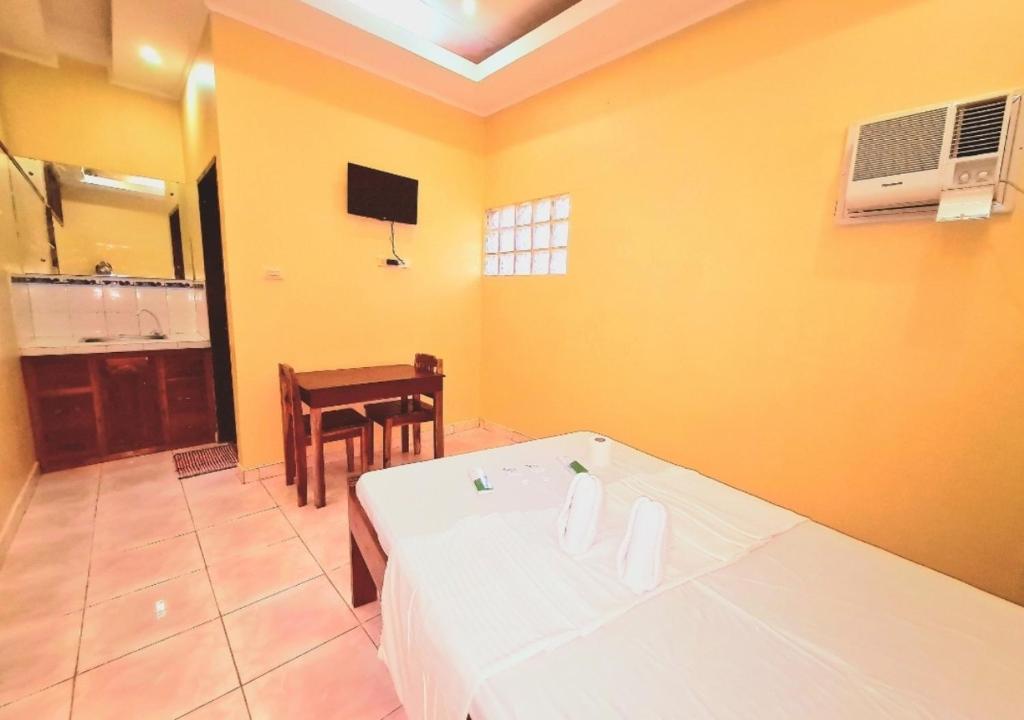 La-Familia Guest House - Budget Double Room