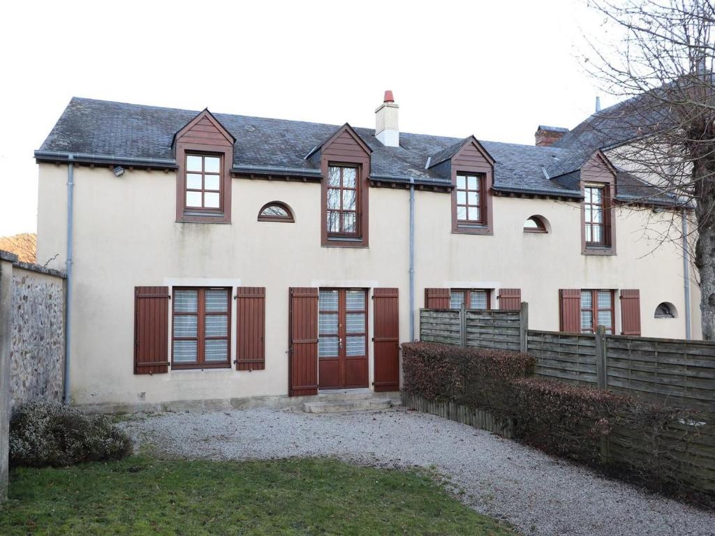 Charmant Gîte Familial au Cœur du Parc Régional de Normandie-Maine avec Jardin Clos - FR-1-410-140 - Housity