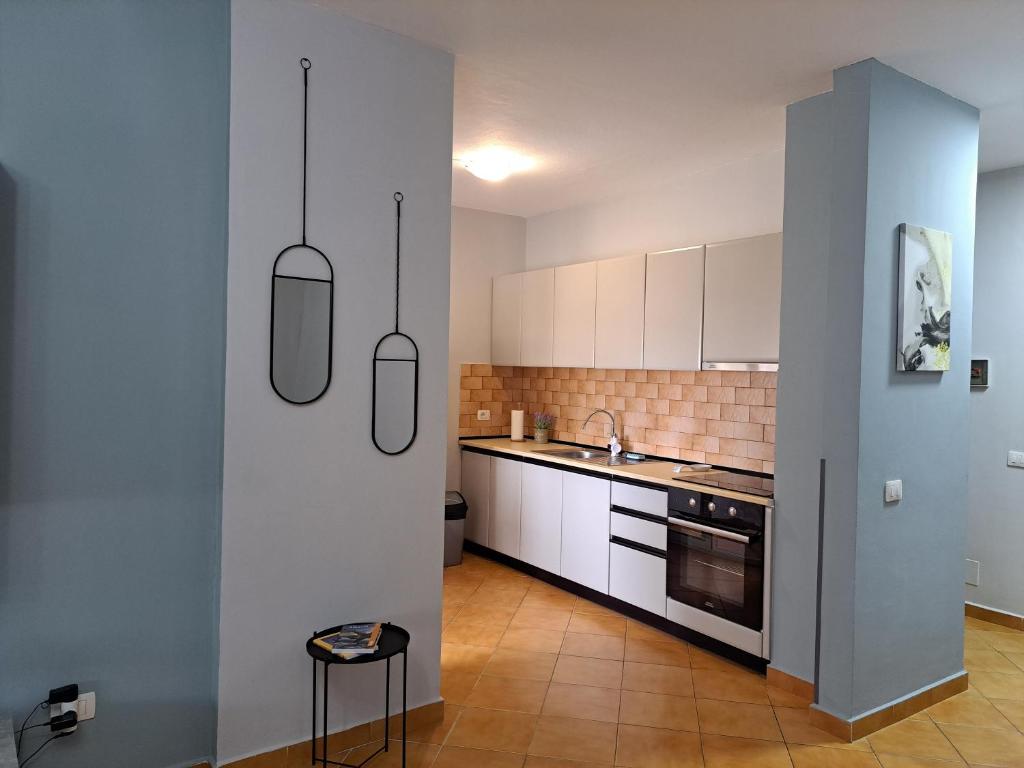 One-Bedroom Apartment Near U.S. Embassy - Image 4