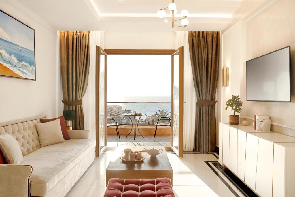 A television and/or entertainment centre at Potidea Palace Hotel