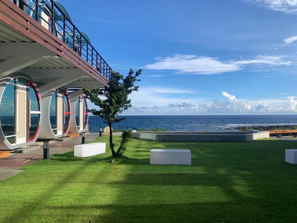 綠島涵館 TUBE 18