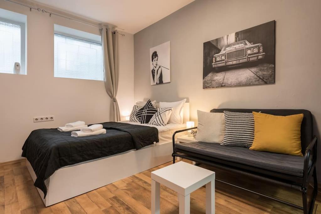 Stylish studio near the Sea Garden and Central Beach