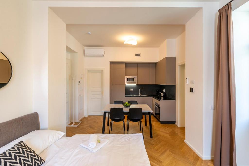 Petrin Tower Residence - 18