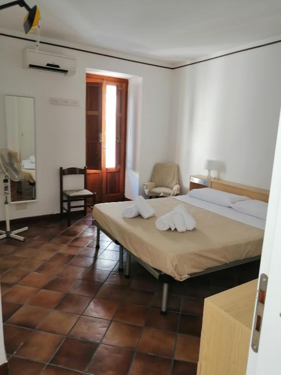 Una Stanza a Cefalù - 5