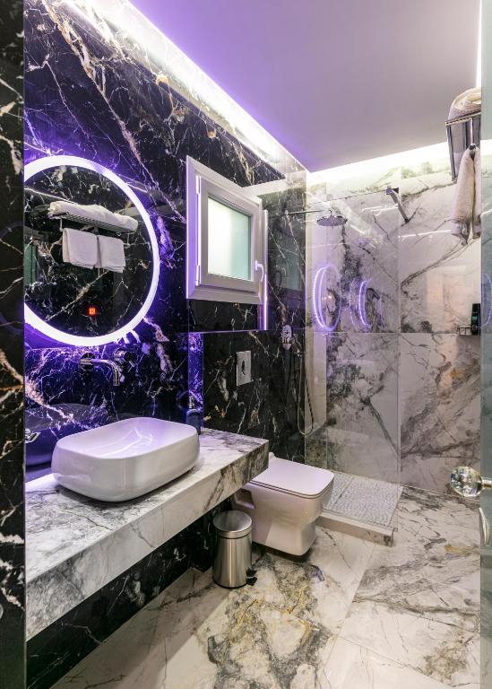Koupelna v ubytování Jacuzzi deluxe villa