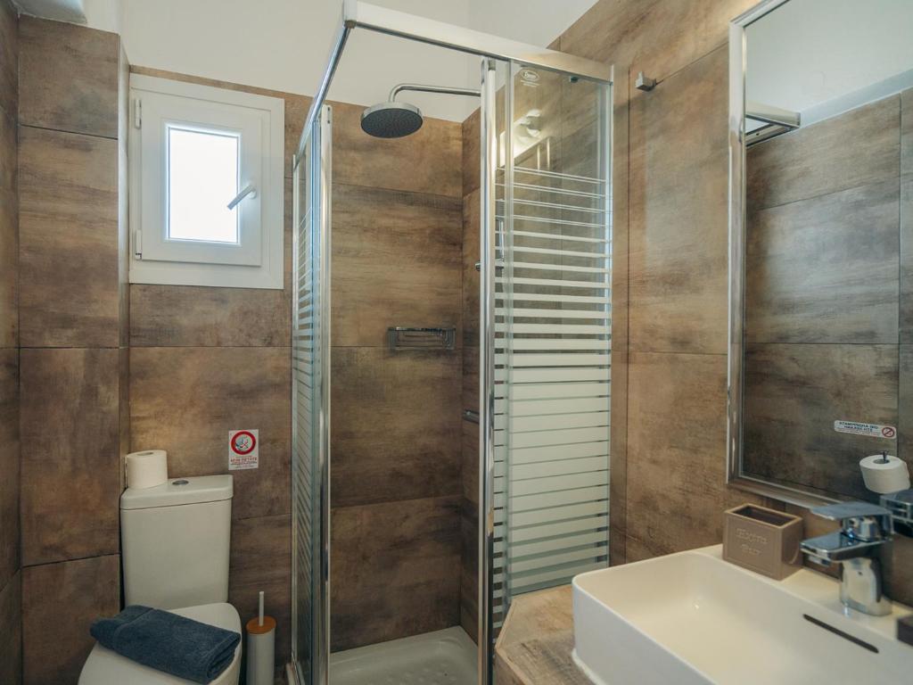 A bathroom at Erifili Houses