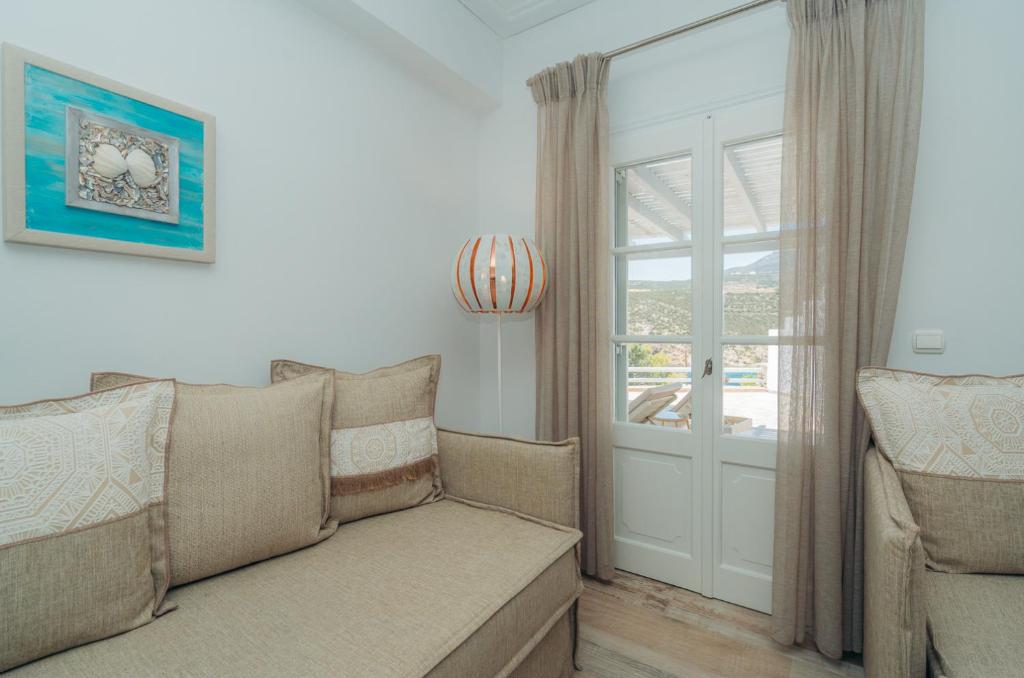 A seating area at Erifili Houses