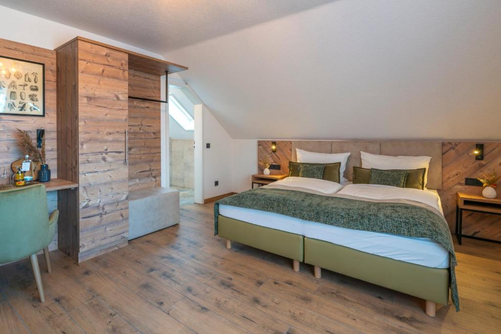 Feinheit Hotel & Restaurant, Tor zu Hunsrück und Mittelrhein! Mit Sauna Hot Tub und Gartensuite - Familiesuite