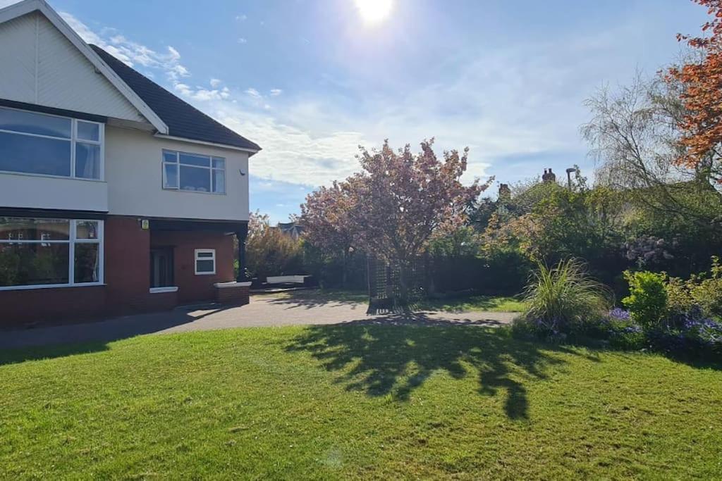 Winstanley House, Lytham St Annes (updated prices 2024)