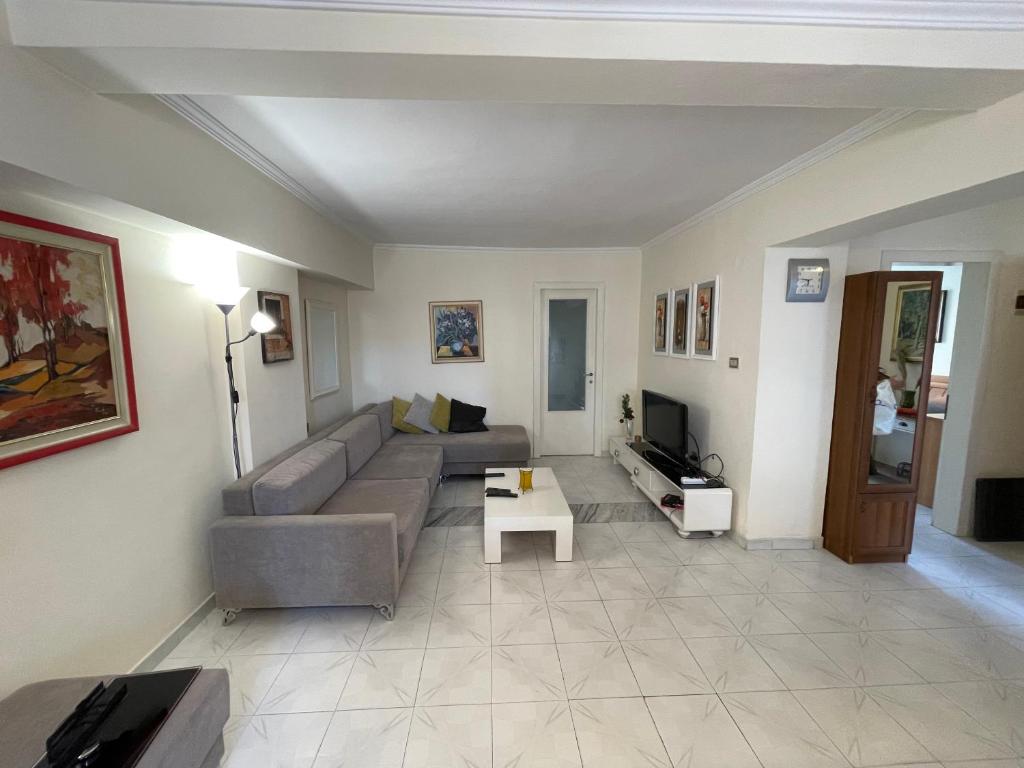 Tirana Flora Center Apartment - Image 5