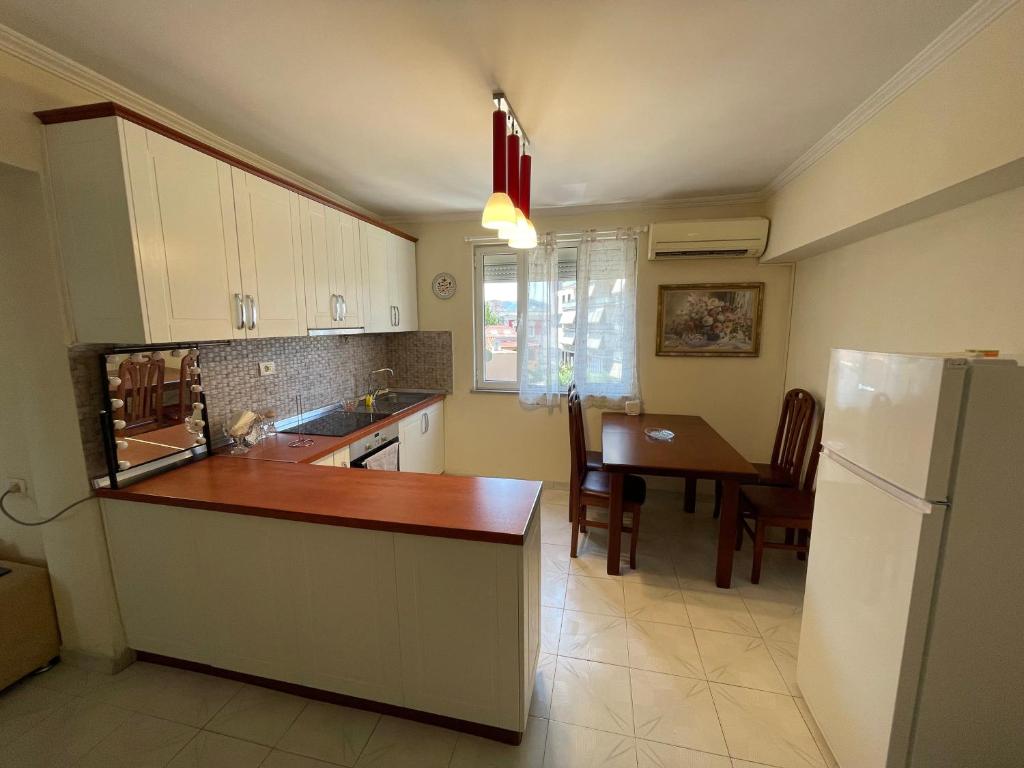 Tirana Flora Center Apartment - Image 8