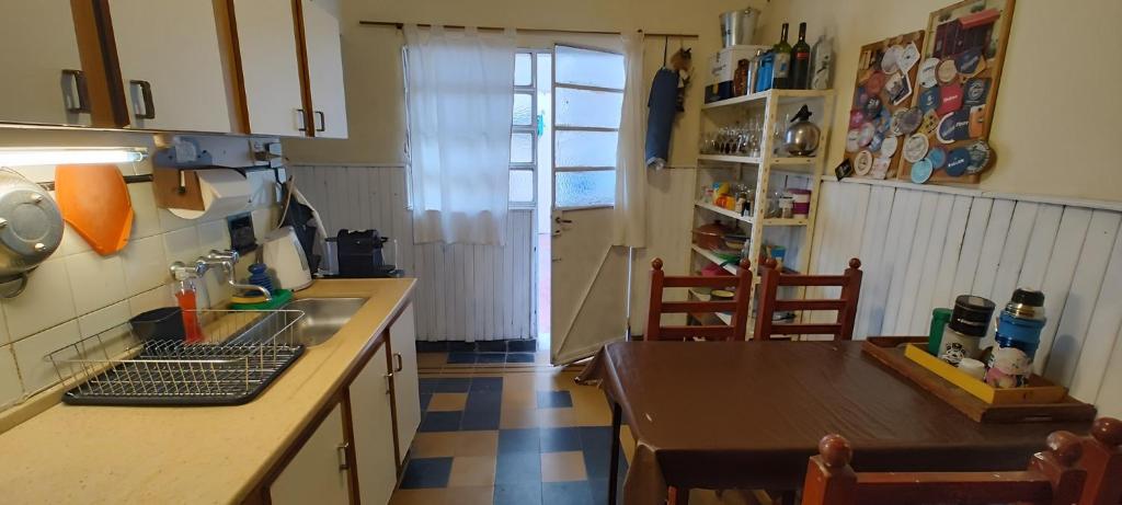 Kuchyň nebo kuchyňský kout v ubytování Habitación Privada en casa compartida para viajeros