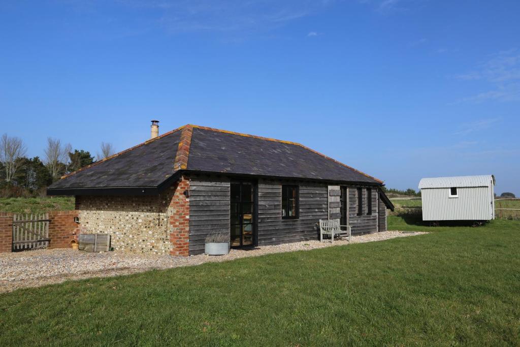 Fletchers Bothy, Bosham (updated prices 2024)