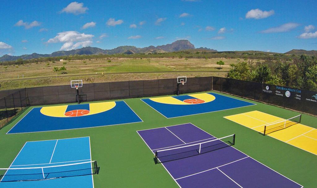 Tenis a/nebo squash v ubytování Beautiful Poipu 1Br Condo with AC KP237 nebo okolí