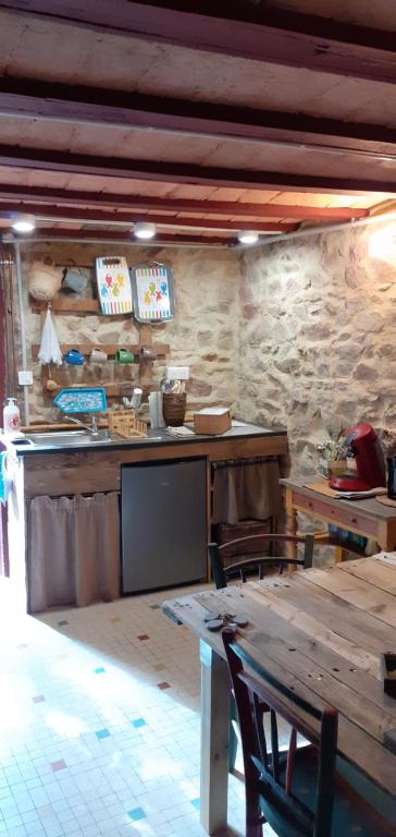 Köök või kööginurk majutusasutuses Gîte de l'atelier