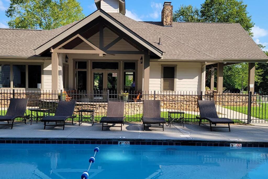 Peaceful Bear Condo Townsend/Gatlinburg/Cades Cove, Townsend Updated 2024 Prices