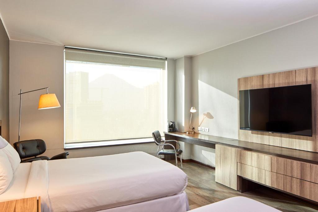 Radisson Blu Plaza El Bosque Santiago - Queen Room With Two Queen Beds - Non-Smoking