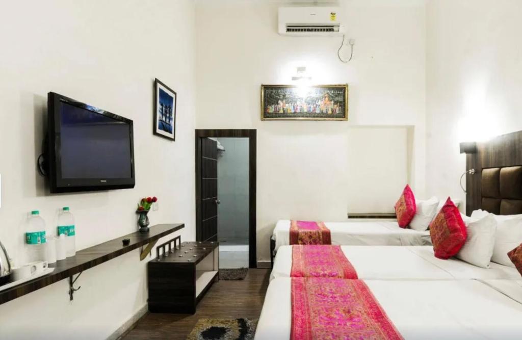 Hotel Whiteland Agra Family Hotel, India