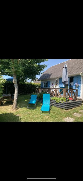 Vonkajšia záhrada v ubytovaní Gîte chalet bleu soleil