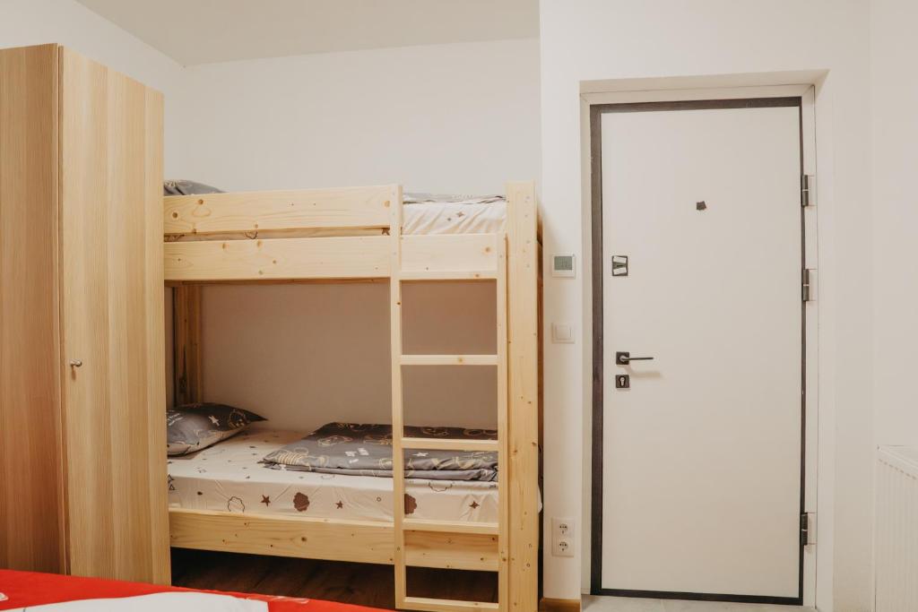 Pensiunea Suzanne Băile Figa - Family Room With Private Bathroom