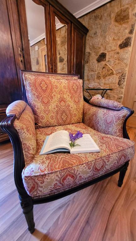 A seating area at La casita "A de Naval"