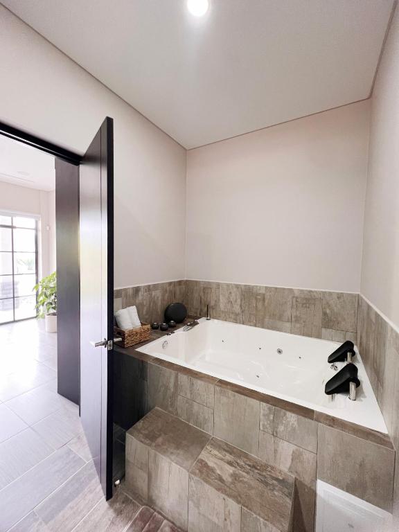 Koupelna v ubytování 1714 Hotel Boutique Guatapé