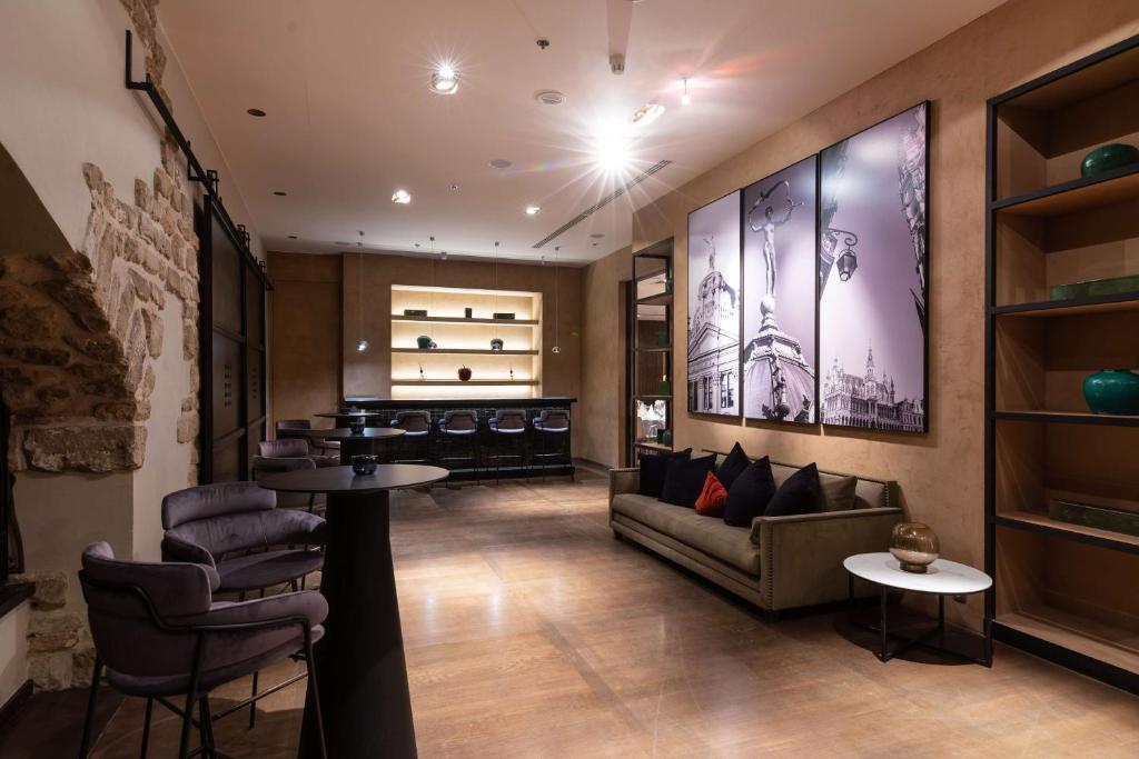 Posezení v ubytování Radisson Collection Grand Place Brussels