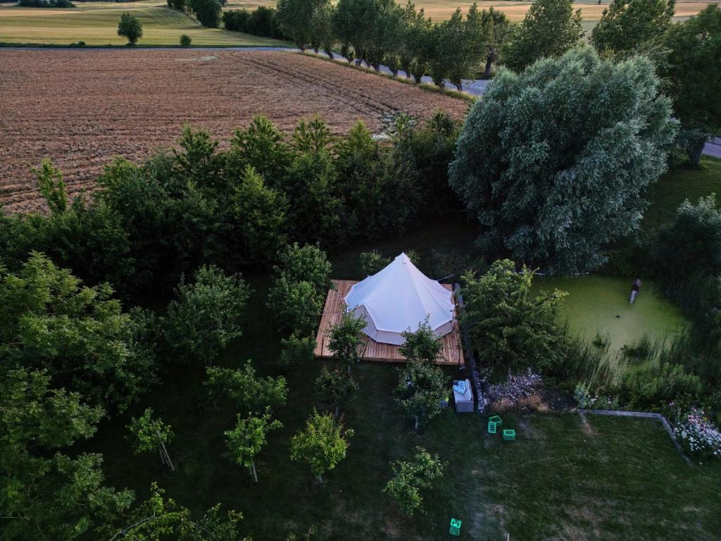 Příroda nedaleko luxury tent