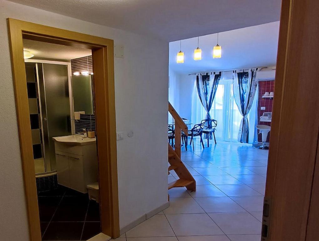 Fotografia z galérie ubytovania Apartments and rooms by the sea Tucepi, Makarska - 6058 v Tučepi