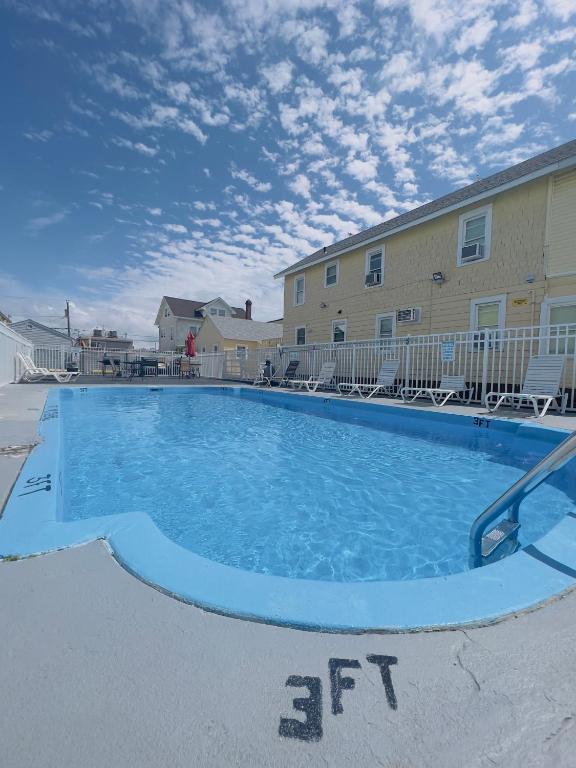 Bazén v ubytování Dry Dock Motel nebo v jeho okolí