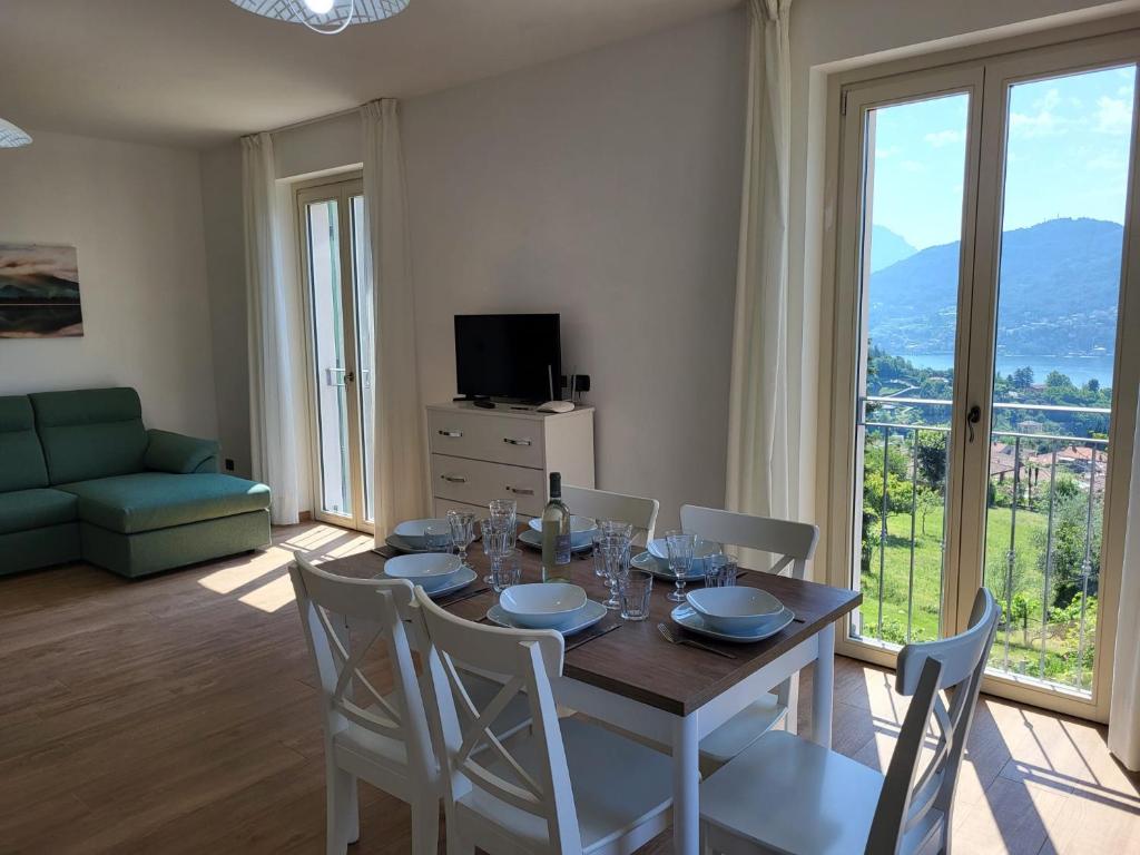 Nespecifikovaný výhled na hory nebo výhled na hory při pohledu z apartmánu