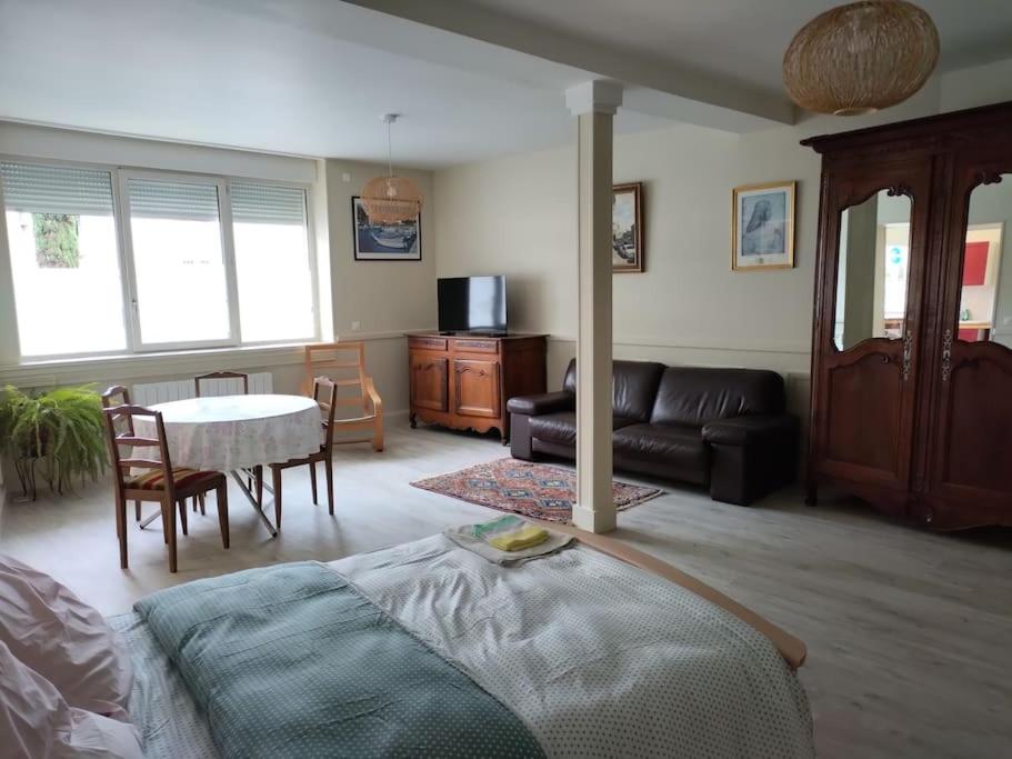 Photo de la galerie de l'établissement Superbe studio spacieux, à Angoulême