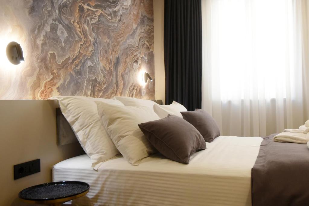 Grandeur Apartments - 12